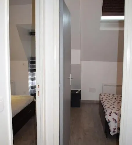 Hotel Maison Mitoyenne Confort Et Parking Securise. *