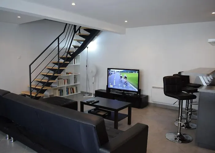 Maison Mitoyenne Confort Et Parking Securise. Hotel