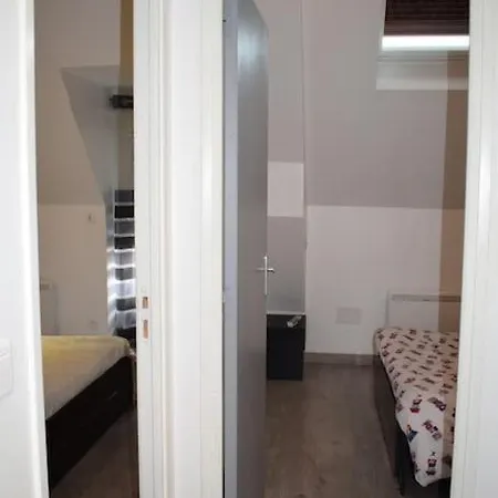 Hotel Maison Mitoyenne Confort Et Parking Securise. *