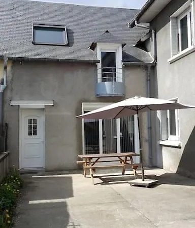 Maison Mitoyenne Tout Confort Et Parking Securise. Holiday home *