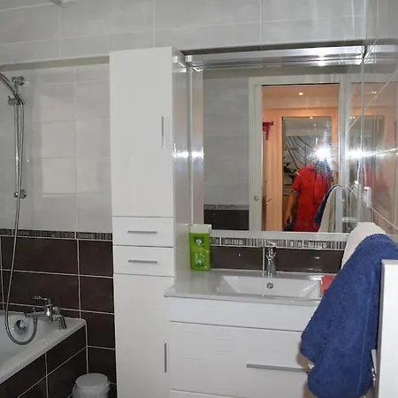 Maison Mitoyenne Tout Confort Et Parking Securise. * Juillan